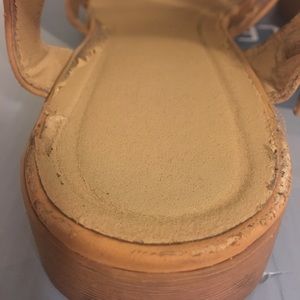 Tillys Fisherman heel sandal